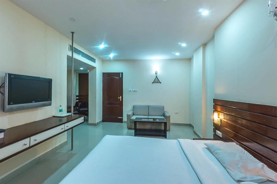 Hotel Vandematharam バンガロール エクステリア 写真